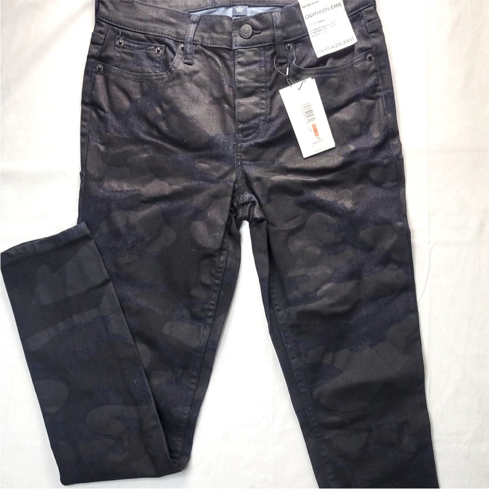 Calvin Klein Jeans Mid-Rise Skinny (Stretchy) Jeans Navy-Camo